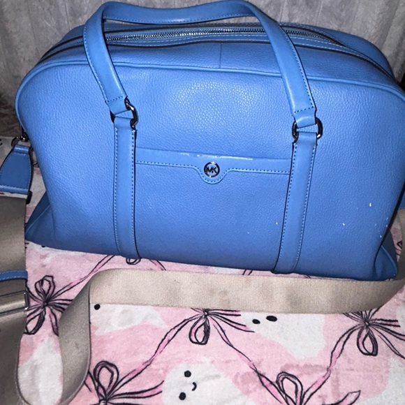 Michael Kors Duffle - Picture 1 of 12